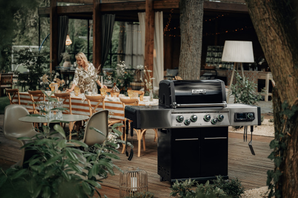Газовый гриль-барбекю Broil King Regal Q490 IR